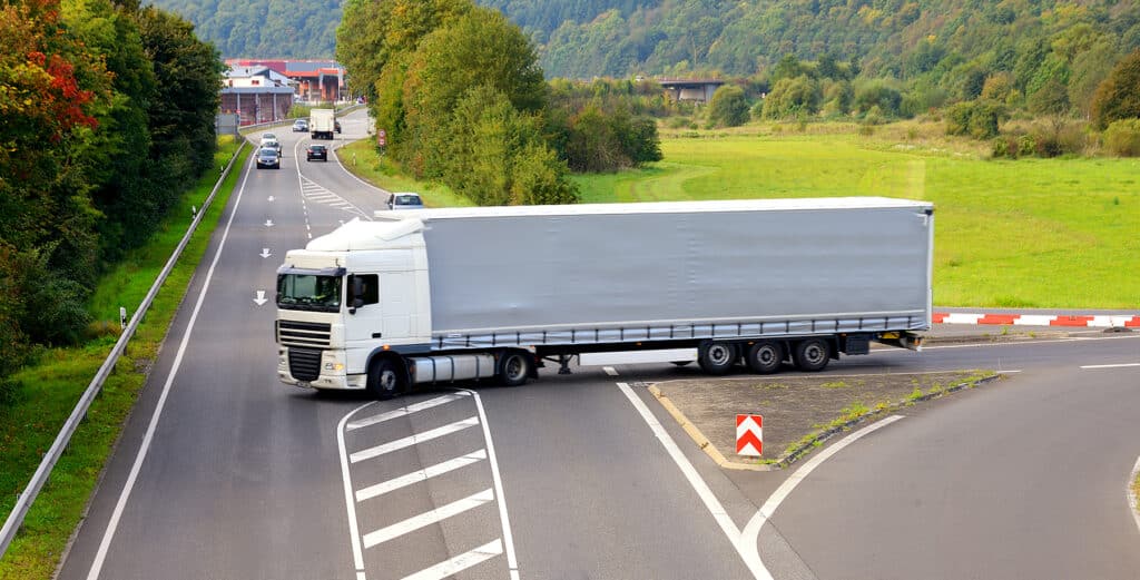 A jackknife truck accident in Jackson, MS isn’t just a traffic jam—it’s often a life-changing event. These crashes happen when a truck’s trailer swings out at an angle from the cab, usually during a sudden stop or loss of control. The result? Road closures, wrecked vehicles, and serious injuries.