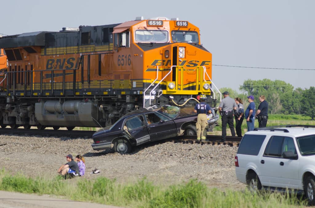 A recent collision in Jackson, Mississippi, highlights just how dangerous railroad crossings can be — especially when motorists misjudge the risk. On November 16, 2025, a woman driving a Honda CR‑V with a 3‑year‑old passenger attempted to cross train tracks on Triangle Drive, resulting in a crash with a 39‑car freight train.